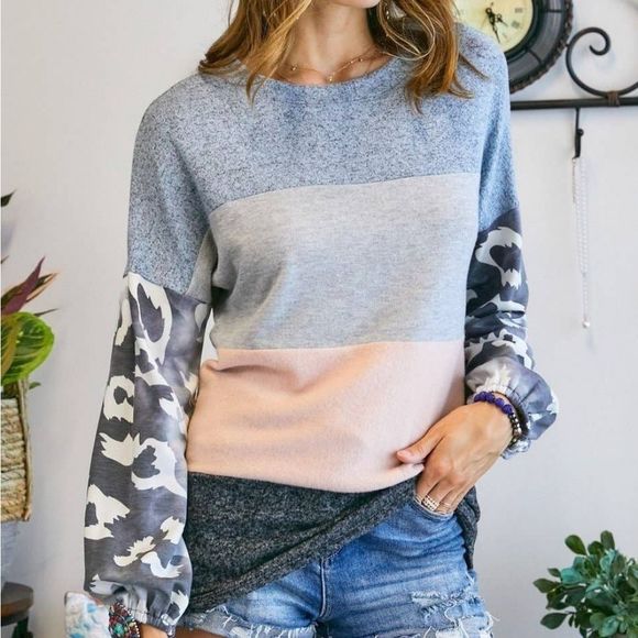 Sweetbb Tops - Blue Colorblock Knit Top